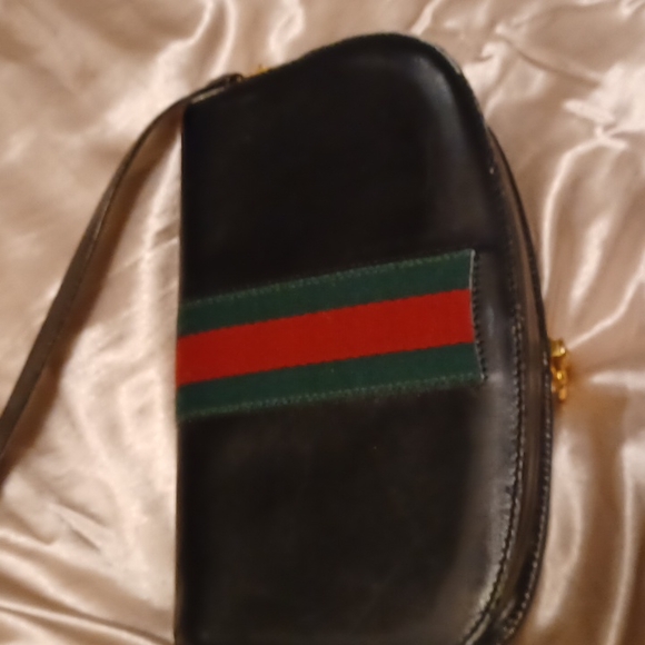 🤩🤩🤩Vintage Gucci bag. - Picture 6 of 9